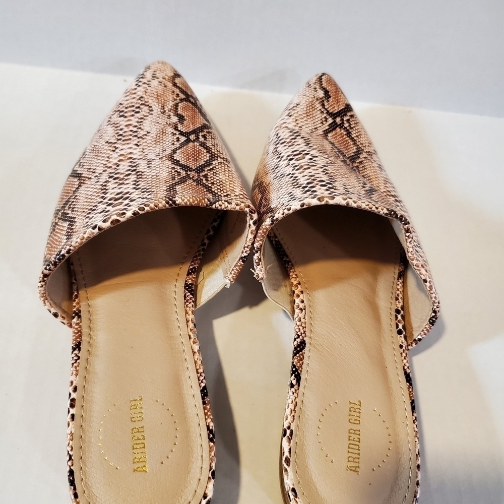 Arider Girl shoes snake‎ skin print size 7.5 NWOT. H